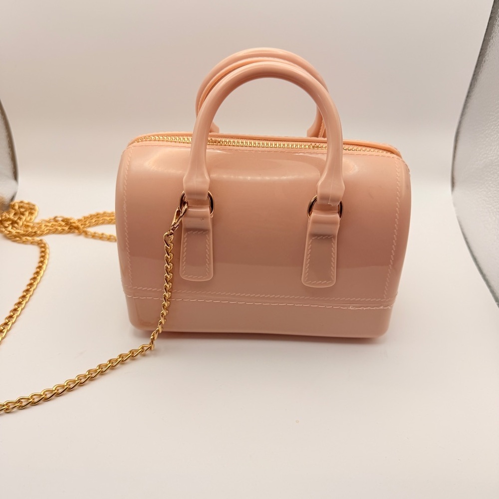 Cute & Fun Pale Pink Handbag with Gold Chain - Picture 2 of 10